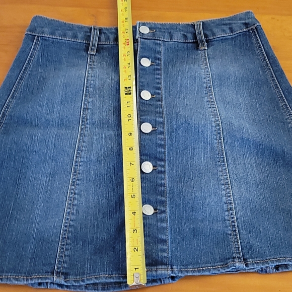 Mossimo denim skirt size 10 button front - Picture 6 of 6
